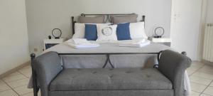 A seating area at CAPERCIA home