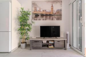 TV a/nebo společenská místnost v ubytování Apartamento Orlando - Costa Adeje
