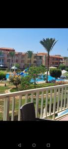 Bazén v ubytování Chalet Porto Matrouh resort nebo v jeho okolí