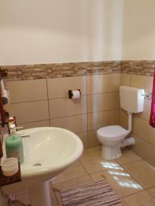 A bathroom at Beds Ar Colle