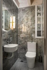 Koupelna v ubytování Navigator Luxury Town House + 16 fotografií