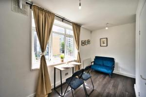 Χώρος καθιστικού στο London E14 Poplar - Cosy 1 Bed Apartment for 3