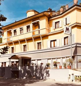 Budova, kde se aparthotel nachází