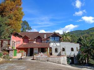 En generel udsigt til bjerge eller udsigt til bjerge taget fra lejligheden