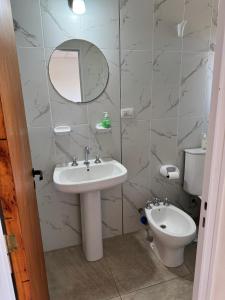 Ένα μπάνιο στο Apart Rocamora