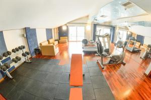 Fitness centrum a/nebo fitness zařízení v ubytování Victoria Hotel