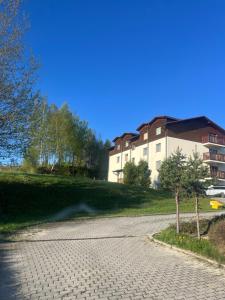 Budova, v ktorej sa apartmán nachádza