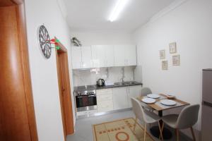 Kuchyň nebo kuchyňský kout v ubytování Villa Reve de Tirana