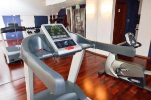Fitness centrum a/nebo fitness zařízení v ubytování Victoria Hotel