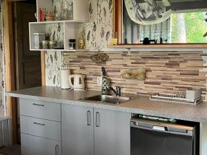 Dapur atau dapur kecil di sun& relax- TINYHOUSE