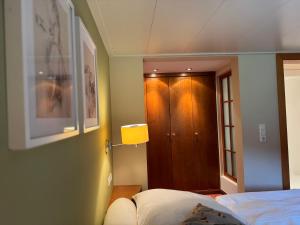 Posteľ alebo postele v izbe v ubytovaní LISIS ChaletSuite in Tonis cozy Guesthouse by Alpin Charme Apartments