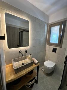 Imagen de la galería de Sassi Di Fteri Villas, en Kardhakáta 72 fotos más