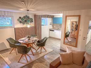 Kuchyň nebo kuchyňský kout v ubytování wolke 7, ruhiges Apartment, Kingsizebett, Etagenbett, Terrasse, Garten