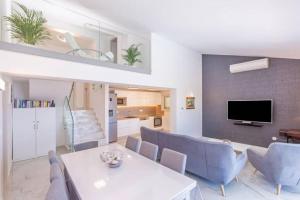 Η κουζίνα ή μικρή κουζίνα στο Villa Laura