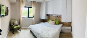 Ένα ή περισσότερα κρεβάτια σε δωμάτιο στο Tivat Terrace Deluxe +37 φωτογραφίες