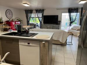 Dapur atau dapur kecil di Maison, petit coin de paradis +12 gambar