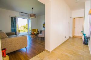 Posedenie v ubytovaní Apartment Vincent with beautiful sea view terrace