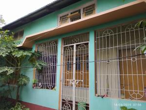 Το κτήριο όπου στεγάζεται  το hostel +11 φωτογραφίες