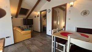 Televízia a/alebo spoločenská miestnosť v ubytovaní Sepic Apartments