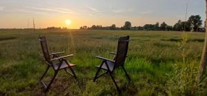 Východ nebo západ slunce při pohledu z luxury tent nebo okolí + 24 fotografií