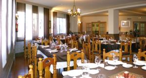 A restaurant or other place to eat at Labella María