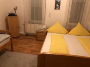 Afbeelding uit fotogalerij van Liki 2Doppel 1 Einzel Bett in Siegen