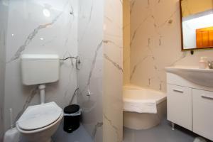 Koupelna v ubytování New Hotel Kuč By Marvel