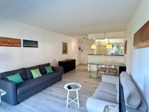 Afbeelding uit fotogalerij van Lugano Lakefront - Private Beach & Pool in Melano