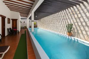 亨达AIRES的房子里的游泳池