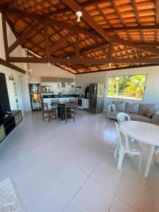 Χώρος καθιστικού στο Apartamento a beira mar