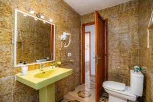 Ένα μπάνιο στο Apartamento Felipe 1-6 +20 φωτογραφίες