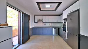Kuchyň nebo kuchyňský kout v ubytování Alanya Bektas Private Villa