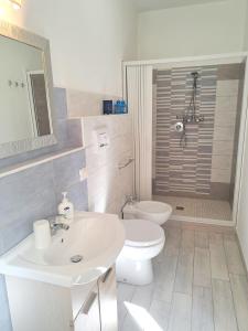 A bathroom at Superior Apartment le Case del Sole Licata