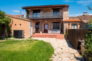 Το κτήριο όπου στεγάζεται  the country house