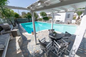 Bassein majutusasutuses Hotel Manos või selle lähedal