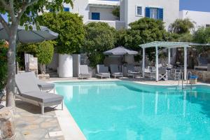 Bazén v ubytování Hotel Manos nebo v jeho okolí