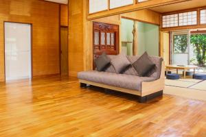Posezení v ubytování ビーチ徒歩3分 BBQ可 最大10名宿泊の和室付き平屋 石垣 伊原間 Akashis house