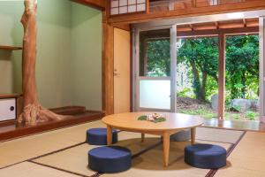 Posezení v ubytování ビーチ徒歩3分 BBQ可 最大10名宿泊の和室付き平屋 石垣 伊原間 Akashis house