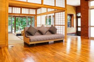 Posezení v ubytování ビーチ徒歩3分 BBQ可 最大10名宿泊の和室付き平屋 石垣 伊原間 Akashis house