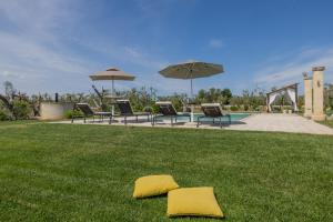 Bazén v ubytování Holiday Home La Leccina nebo v jeho okolí