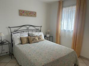 Ένα ή περισσότερα κρεβάτια σε δωμάτιο στο 4 Bed-Sleeps 8-Private Pool-HotTub-AirCon +21 φωτογραφίες