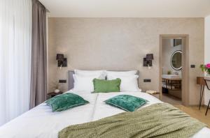 Ένα ή περισσότερα κρεβάτια σε δωμάτιο στο Villa Lastine by Villsy +46 φωτογραφίες