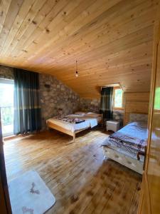 Gambar di galeri bagi Rosi peak Guesthouse di Valbonë