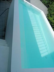 a close up of a swimming pool at Casa Dorothea in Cercal