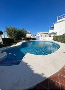 Πισίνα στο ή κοντά στο Pet Ok - 10min to the Beach - Pool - 7 Guests