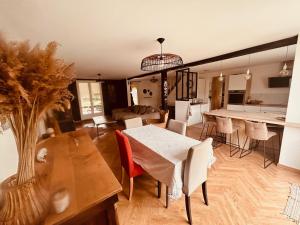 Χώρος καθιστικού στο Villa avec piscine à Montolieu