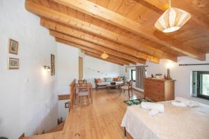 En eller flere senge i et værelse på Liopetra at Messaria Corfu!