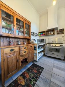 Nhà bếp/bếp nhỏ tại La Petite Maison de Grès +26 ảnh