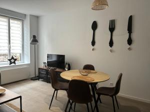 Μια τηλεόραση ή/και κέντρο ψυχαγωγίας στο SB Bed and Breakfast Industriel