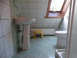 A bathroom at Noclegi pod Jaworzyną II